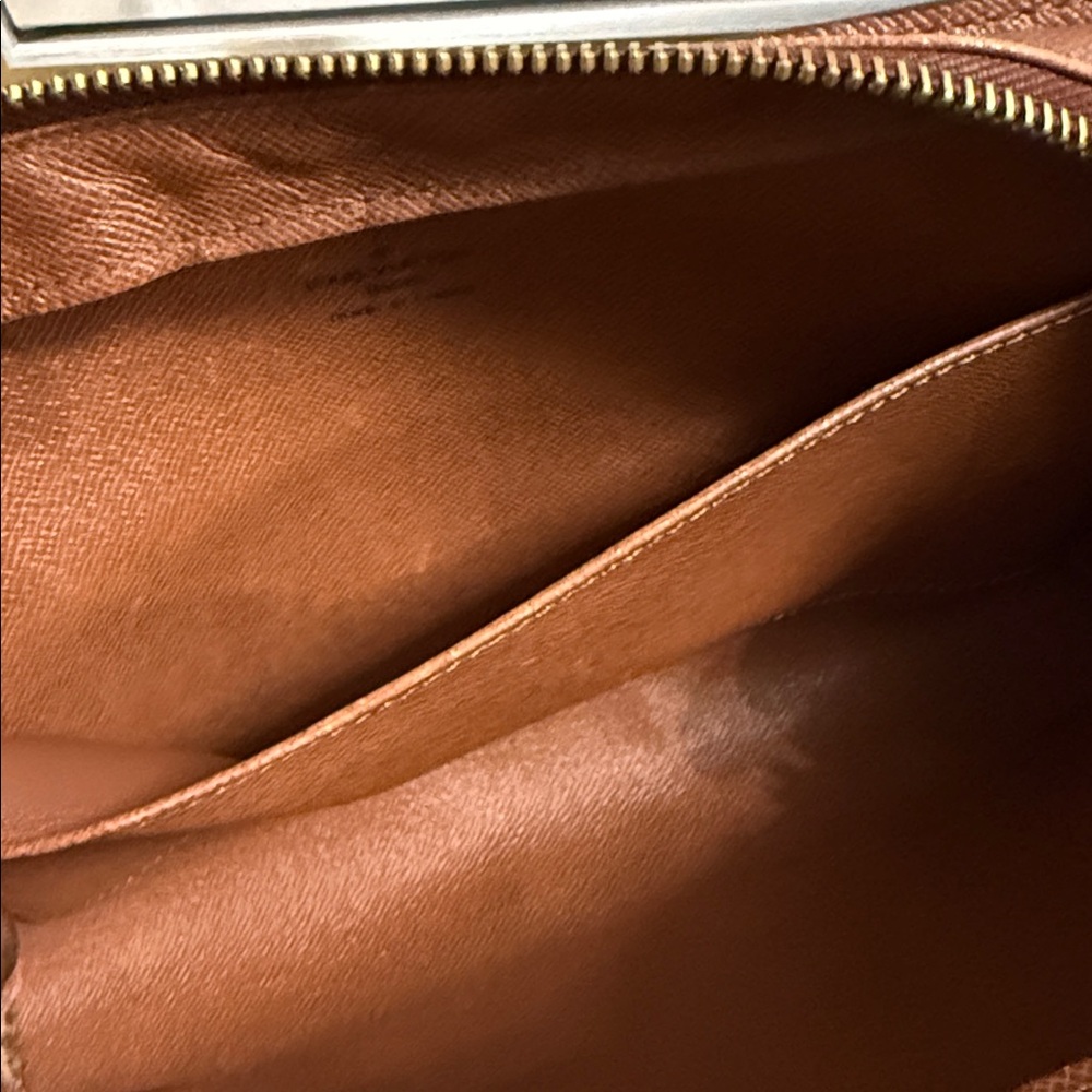 Louis Vuitton Orsay Hand Clutch - Picture 5 of 8